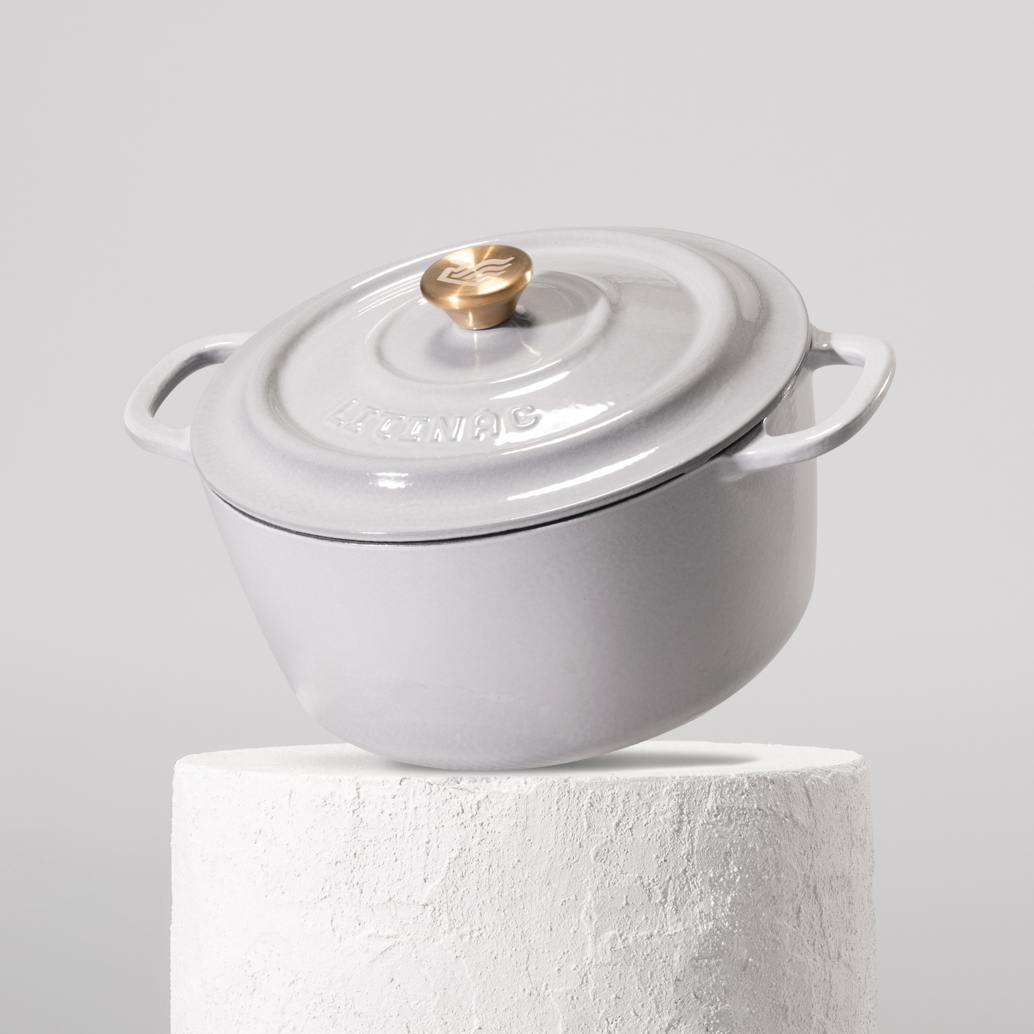 Vysoce kvalitní hrnec z litiny se smaltovaným povrchem, velikost 26 cm. Vhodný pro každodenní vaření, perfektní rozvod tepla. Barva: šedá.