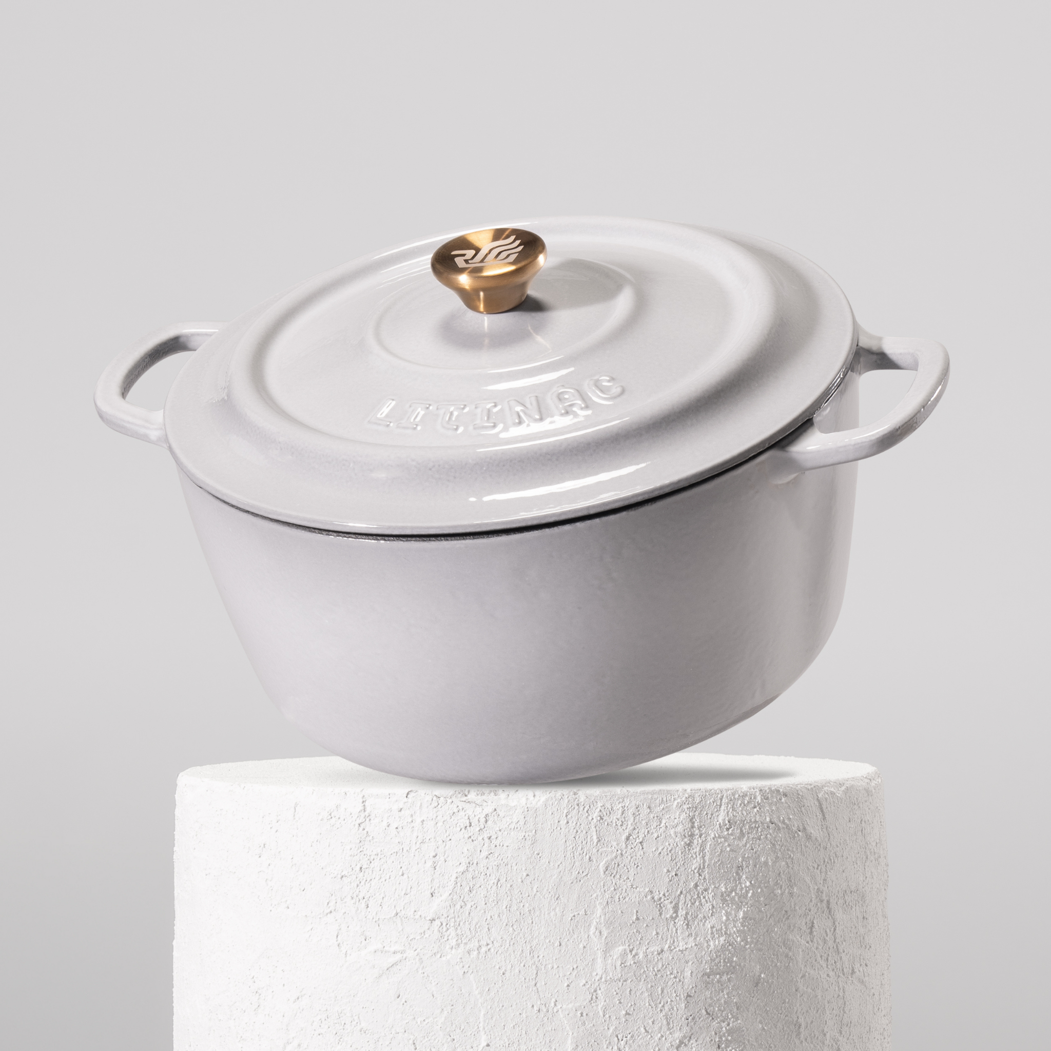 Vysoce kvalitní hrnec z litiny se smaltovaným povrchem, velikost 28 cm. Vhodný pro každodenní vaření, perfektní rozvod tepla. Barva: šedá.