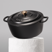 Vysoce kvalitní hrnec z litiny se smaltovaným povrchem, velikost 30 cm. Vhodný pro každodenní vaření, perfektní rozvod tepla. Barva: černá.