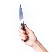 Nůž na zeleninu z německé oceli, ideální pro přesné a rychlé krájení ovoce i zeleniny.