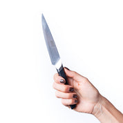 Univerzální nůž z německé oceli, všestranný pomocník do každé kuchyně. Perfektní na maso, zeleninu i ovoce.