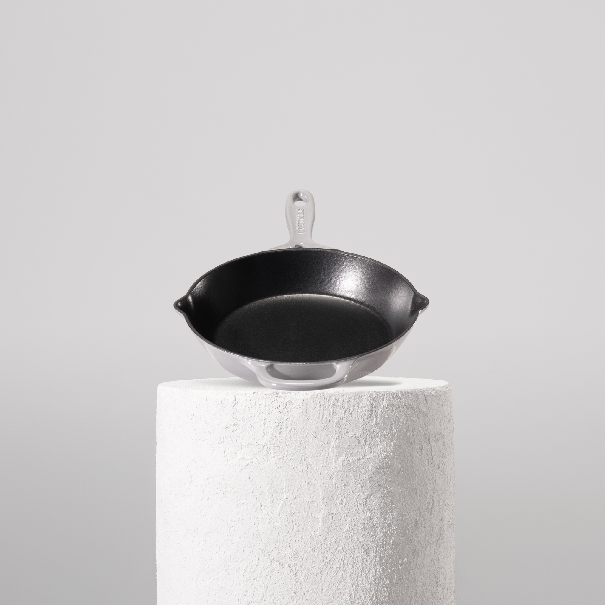 Perlově šedá 24cm