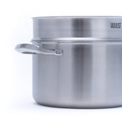 Nerezový napařovák pro zdravou přípravu pokrmů v páře, vhodný jako doplněk k hrncům různých velikostí.