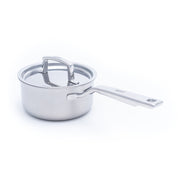 Nerezový vícevrstvý rendlík o průměru 16 cm, ideální pro přípravu omáček a menších pokrmů.