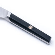 Nůž na zeleninu z německé oceli, ideální pro přesné a rychlé krájení ovoce i zeleniny.