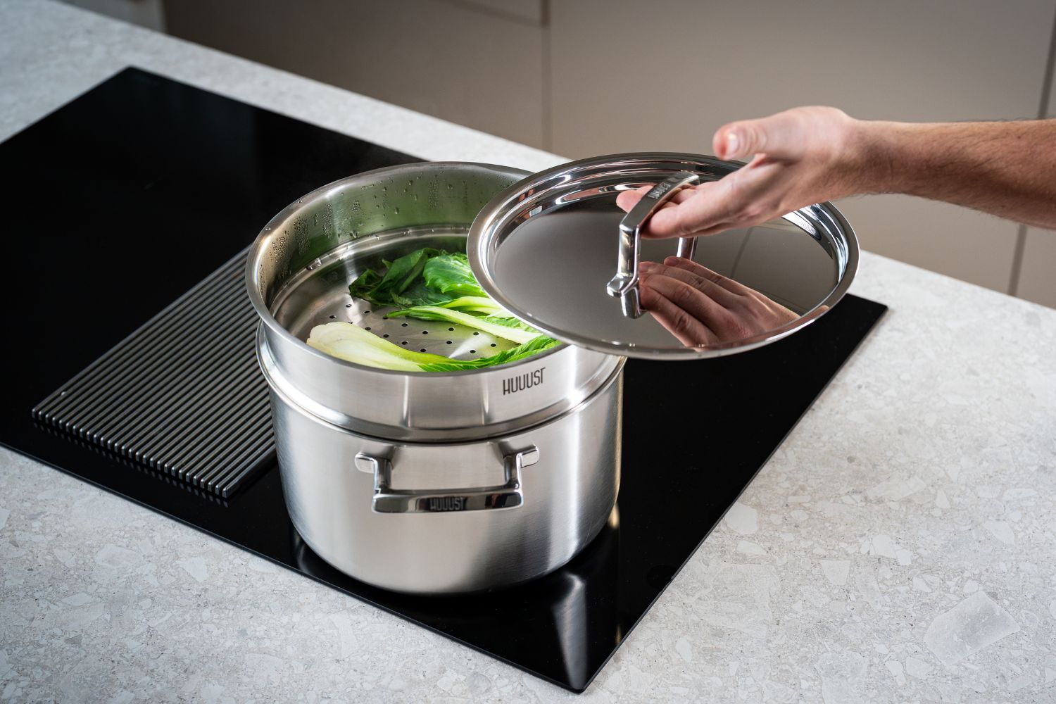 Jak pripravit nerezove panve a hrnce pred prvnim pouzitim