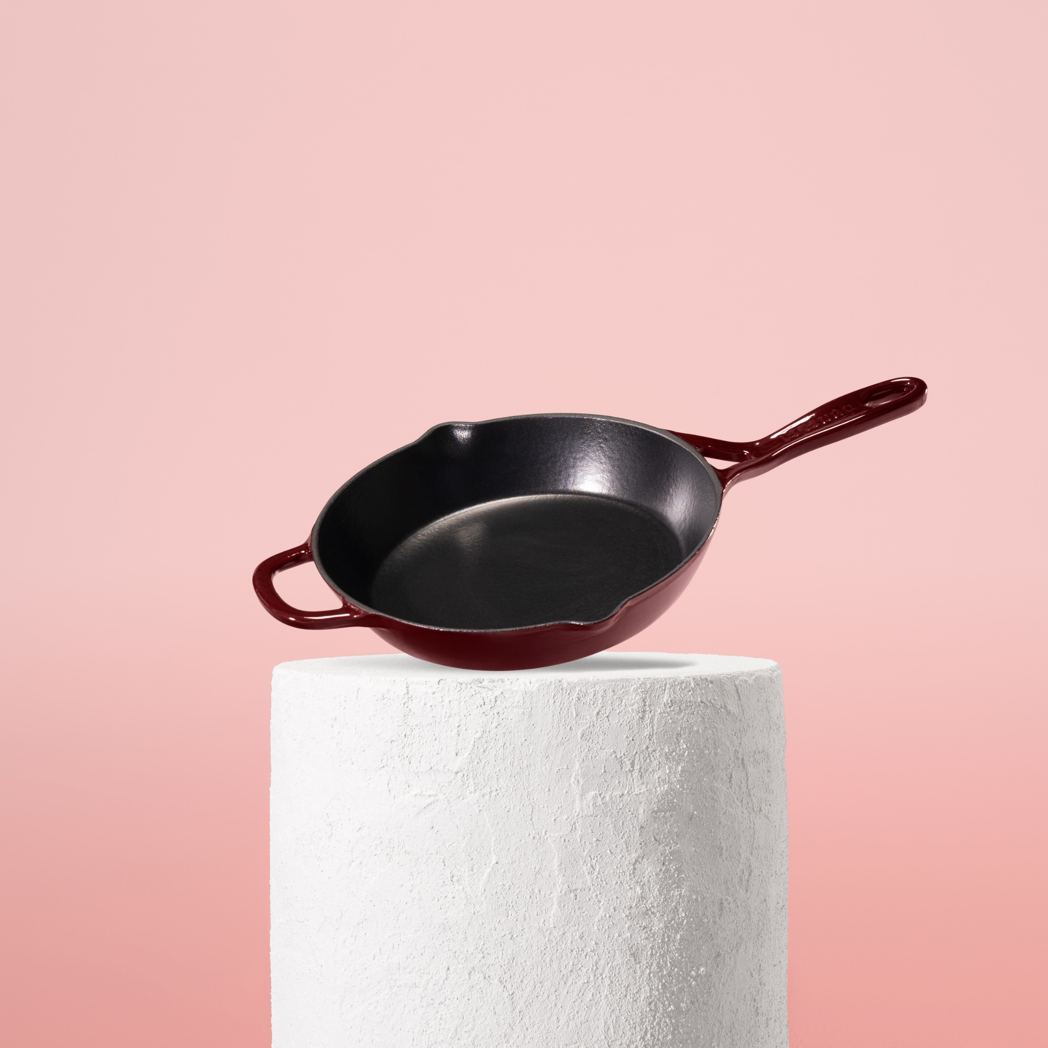 Granátově červená