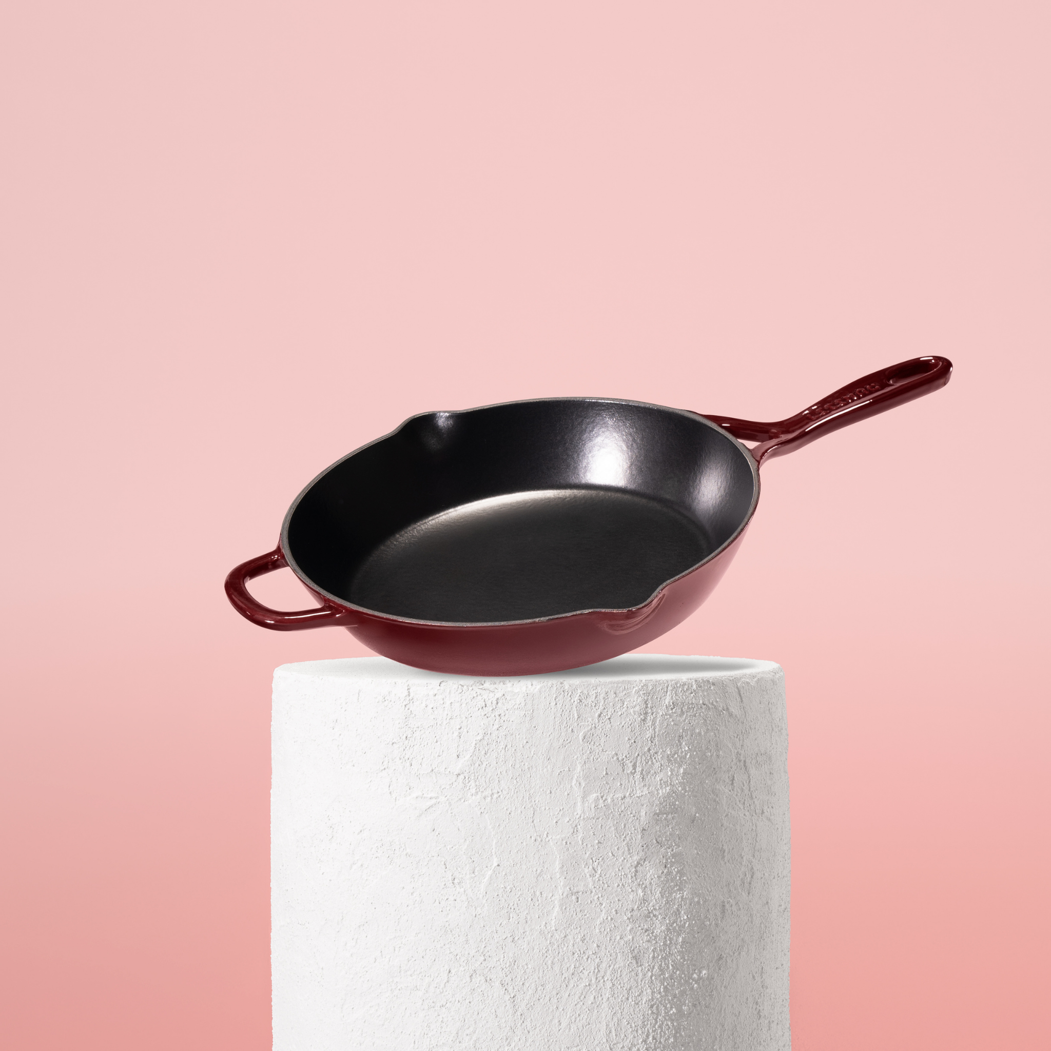 Granátově červená