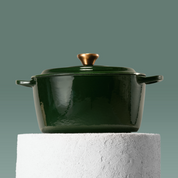 Litinový hrnec edice Jana Punčocháře se smaltovaným povrchem, velikost 24 cm, vhodný na všechny typy sporáků, včetně indukce.