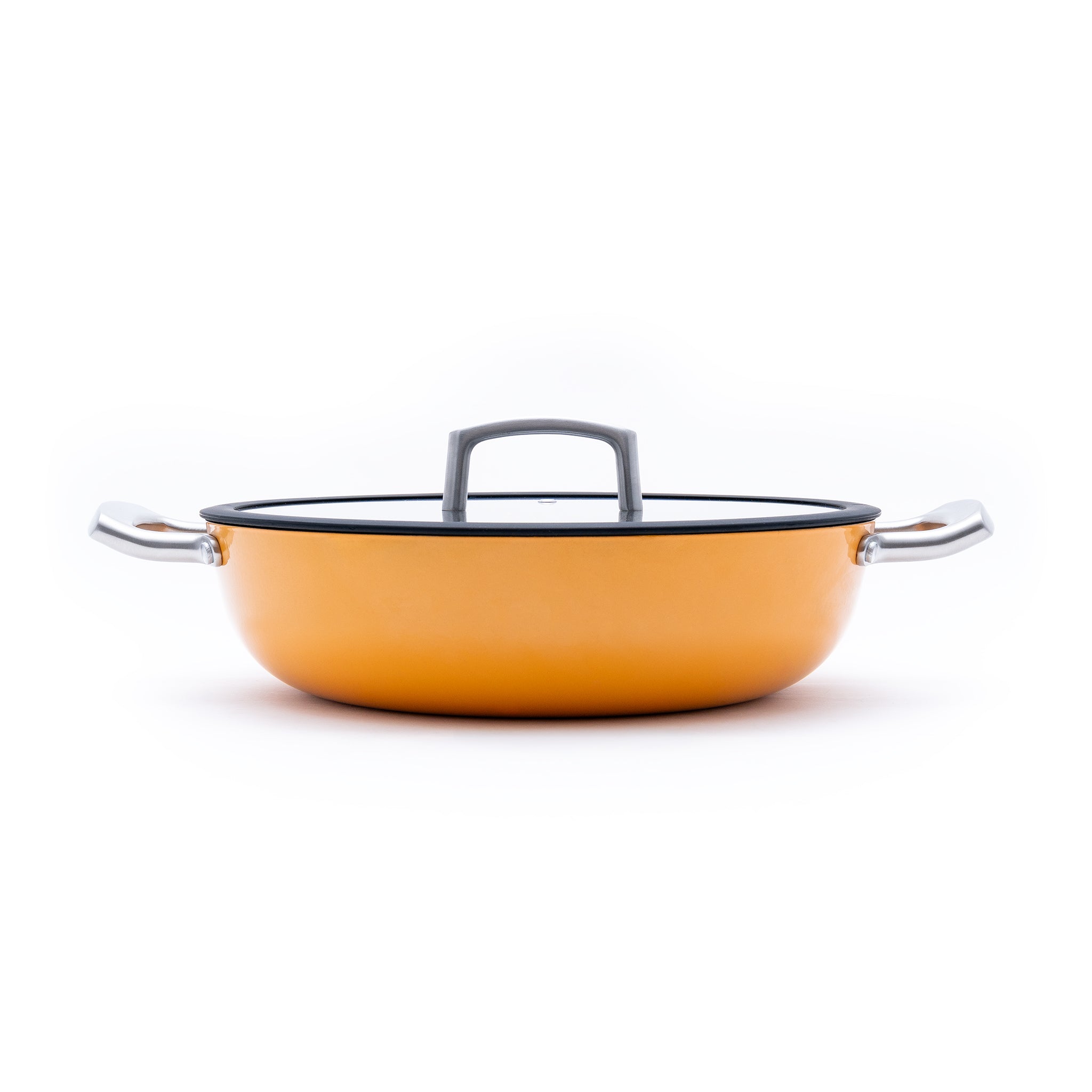 Litinový kastrol o průměru 30 cm z tenkostěnné litiny. Barva: oranžová. Skvělý na pečení masa, zapékání i dušení.