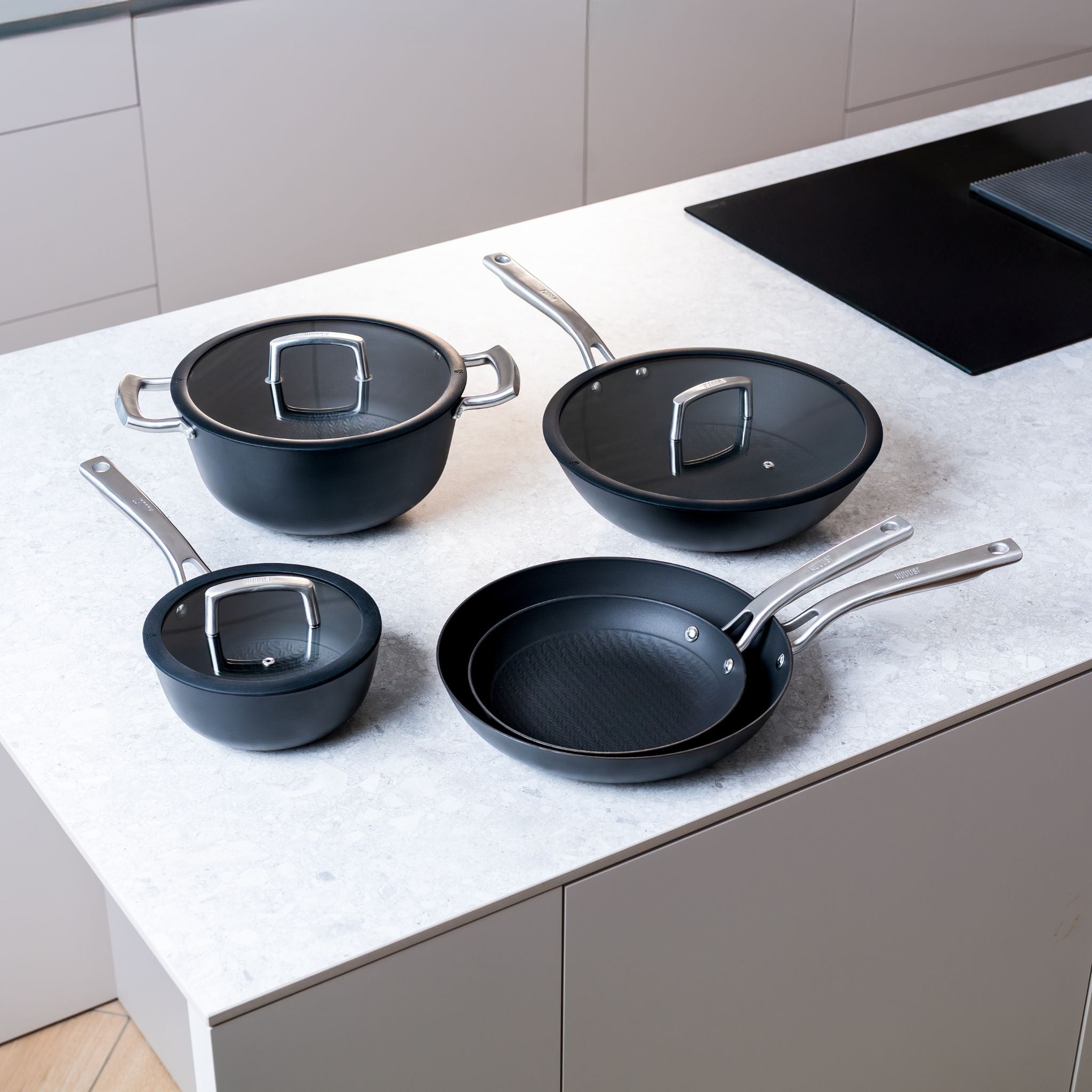 Lehka litina s titanem – dokonala pro kazdodenni vareni