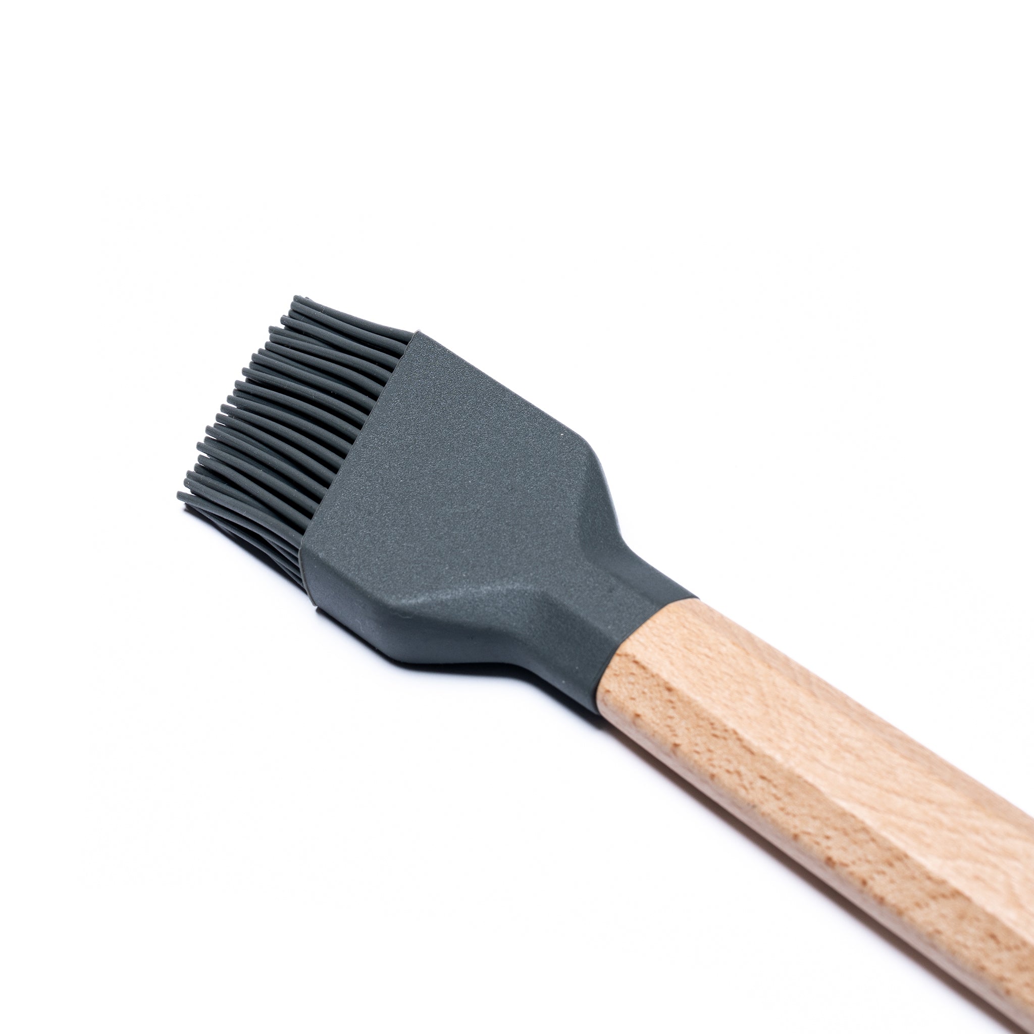 Silikonový štětec HUUUST – detail štětin a ergonomické rukojeti