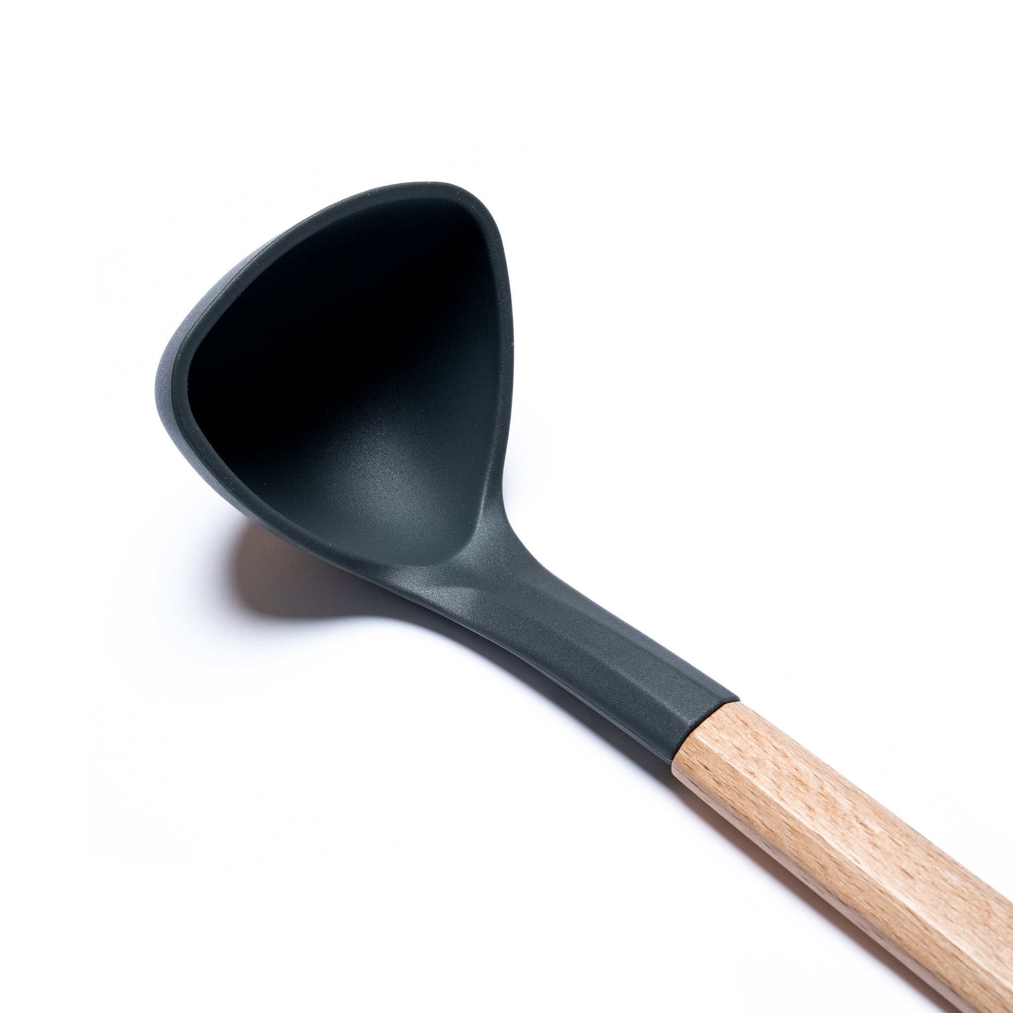 Kuchyňská silikonová naběračka HUUUST – vhodná i pro litinové nádobí