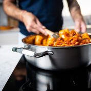 kuchynska nerezova saute panev huuust – odolna a elegantni